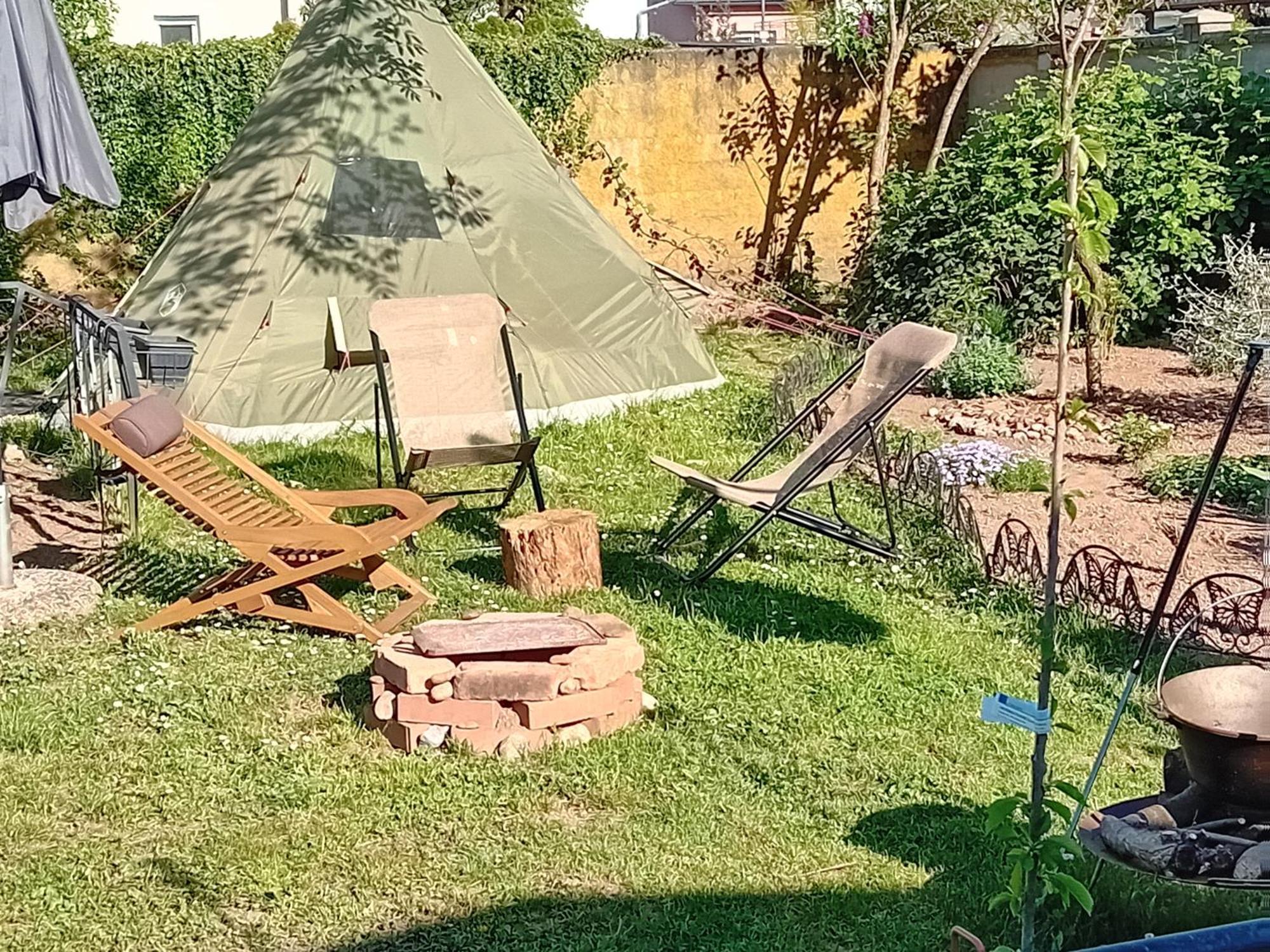 Camping Under The Walnut In Your Own Tent On A Shared Lot And Shared Bathroom 卢布尔雅那 外观 照片