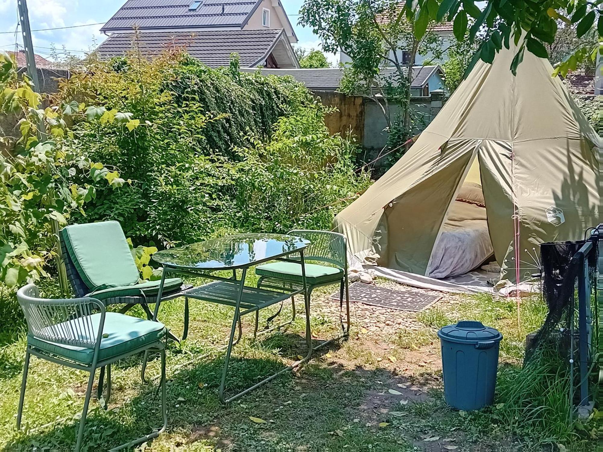 Camping Under The Walnut In Your Own Tent On A Shared Lot And Shared Bathroom 卢布尔雅那 外观 照片